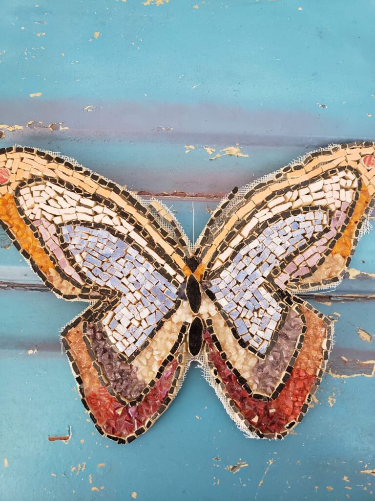 LIVE: Aprenda borboleta de mosaico em tela – MOSAICO EM CASA